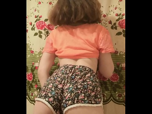 ❤️ Leanabh òg sexy a ’toirt dheth na shorts aice air a’ chamara ☑  Pornografach  aig porn gd.4k-porno.ru ❌️