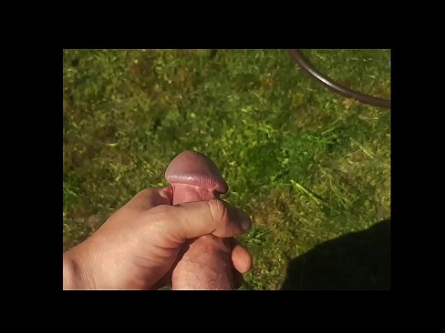 ❤️ Bidh hottie a 'faighinn a pussy pinc fucked agus cums le squirt ann an gàrradh samhraidh ☑  Pornografach  aig porn gd.4k-porno.ru ❌️